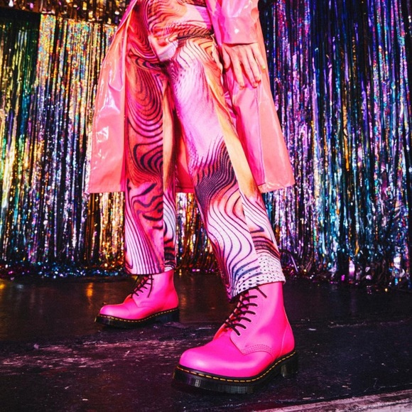 Dr Martens 1460 SMOOTH LEATHER LACE UP BOOTS - Picture 1 of 16